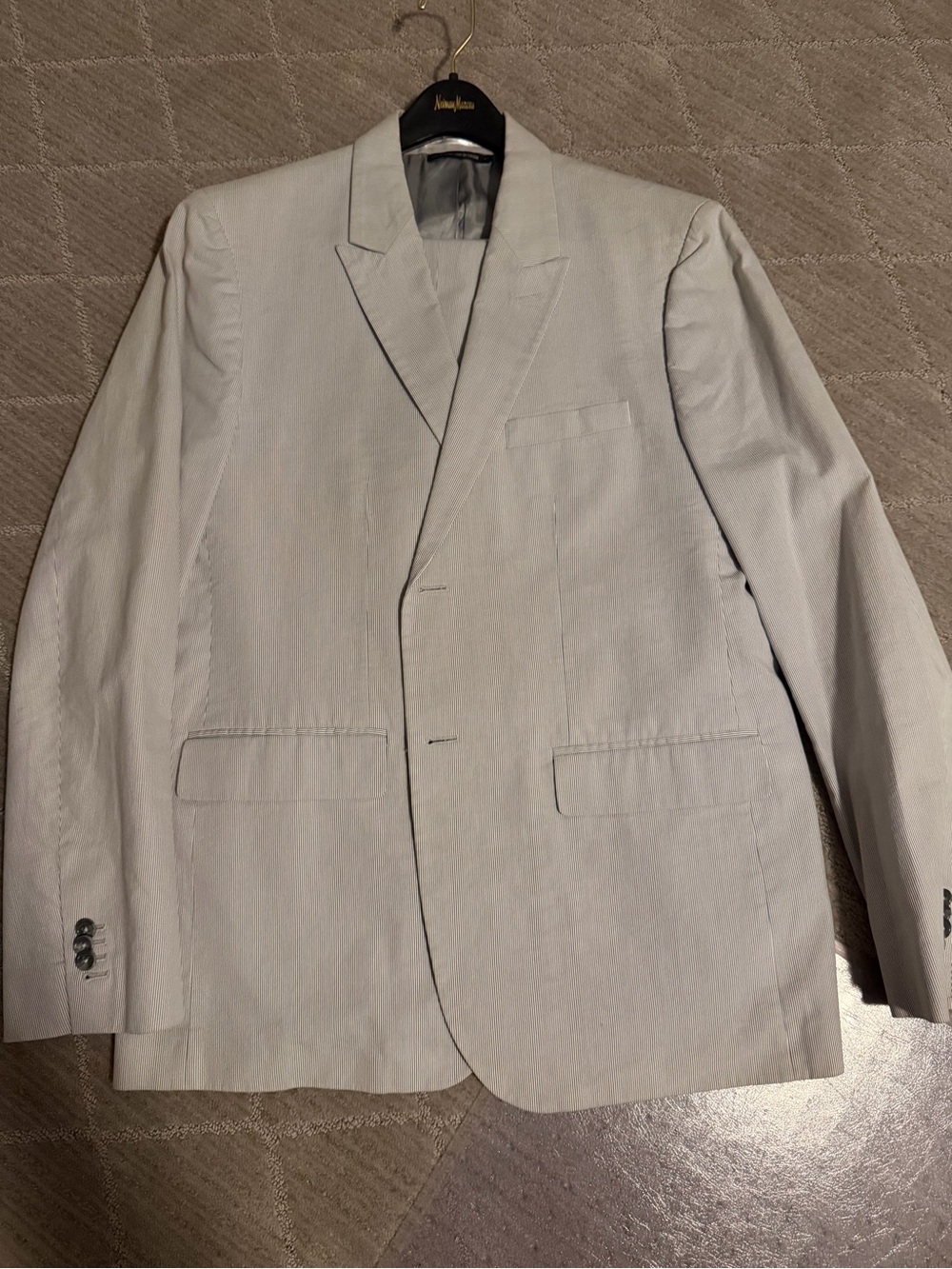Light Gray Men's Single-Breasted “seersucker” style suit